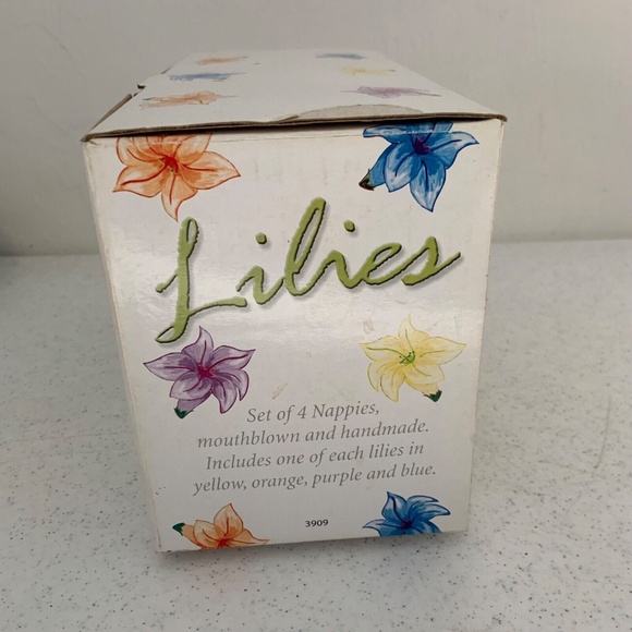NIB Set of Four Home Essentials Lilies Handpainted Floral Nappies Bowls - Picture 2 of 7